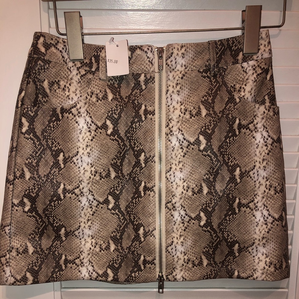 Cute Snakeskin Skirt!
